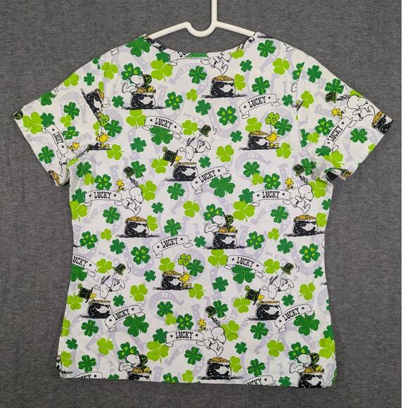 Peanuts Snoopy St Patricks Day Luck Clover 100% Cotton Scrub Size M‎ - Picture 2 of 8